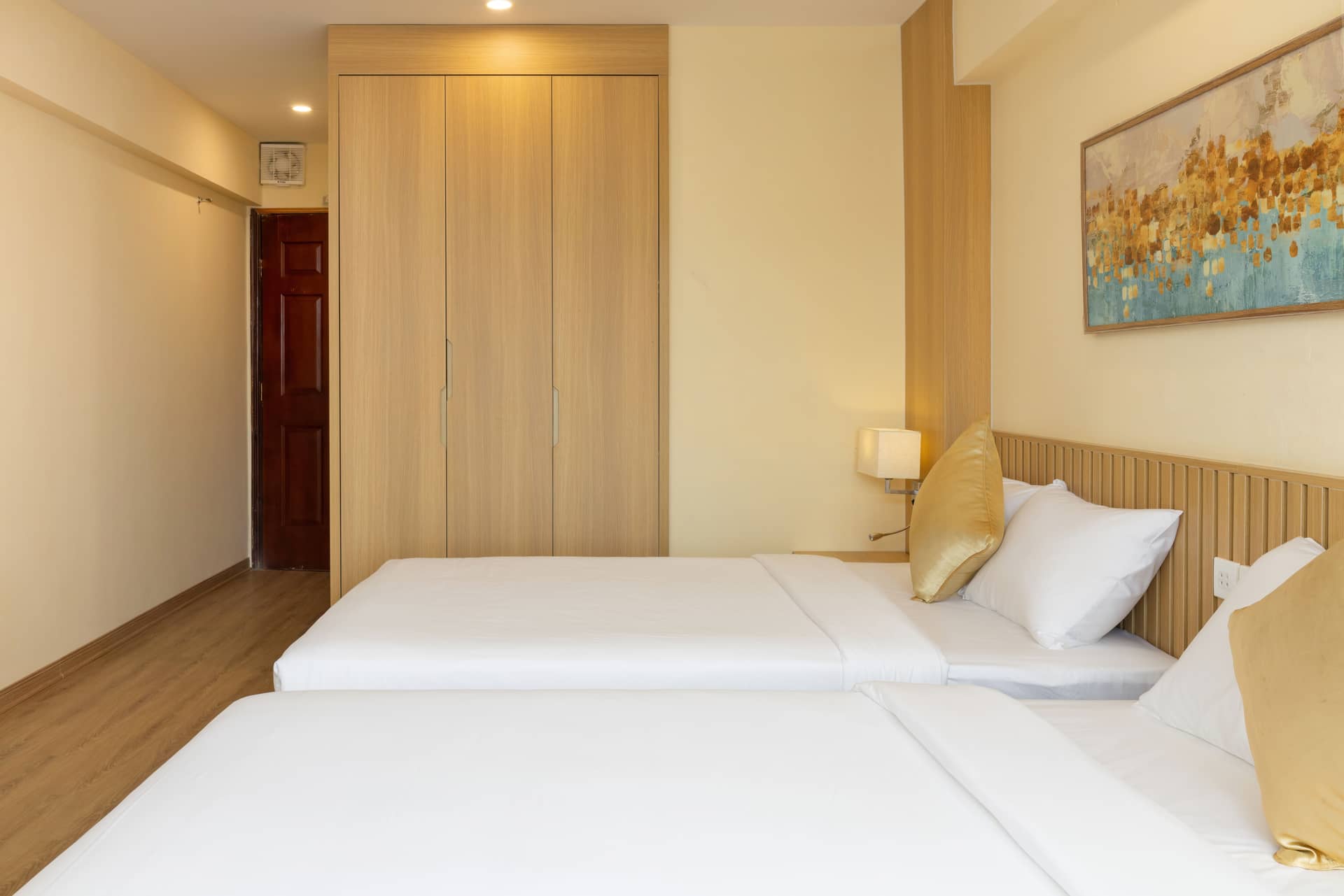 Phòng Cao Cấp - 3